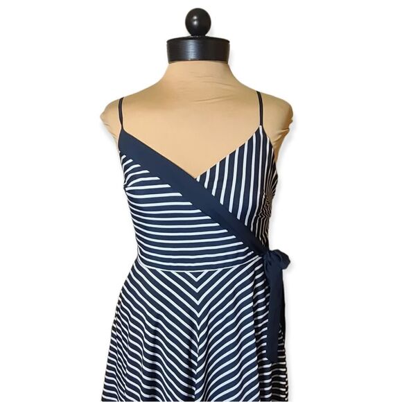 Banana Republic Blue White Striped Hankerchief Hem Dress Size 0 - Picture 6 of 10